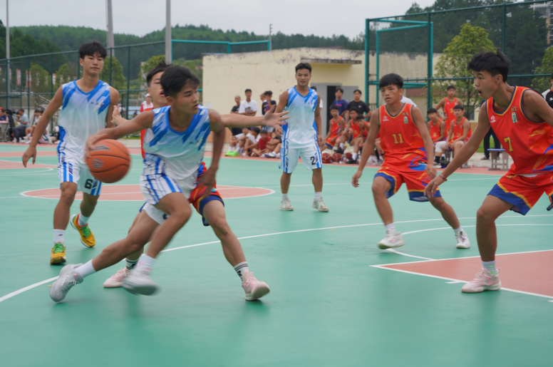 inews, 少数民族传, 拼搏