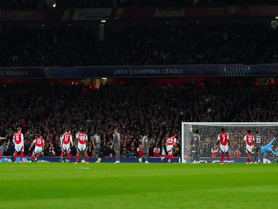 img, 阿森纳在酋, 控制和权威